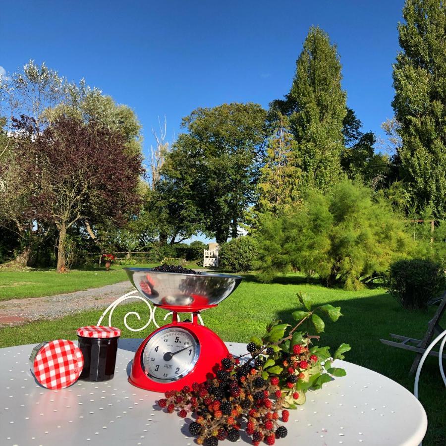 Les Champs Rabats Bed & Breakfast Villers-sur-Mer Bagian luar foto